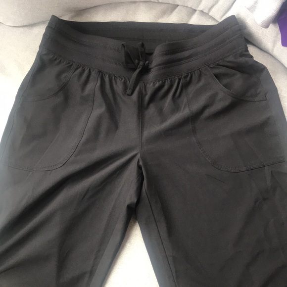 Athletic works pants size S - Picture 3 of 3